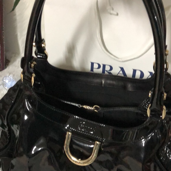 GUCCI ABBEY BLACK PATENT LEATHER - Picture 13 of 15